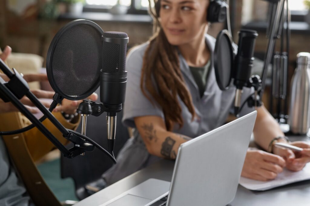 Distribución y monetización de pódcast